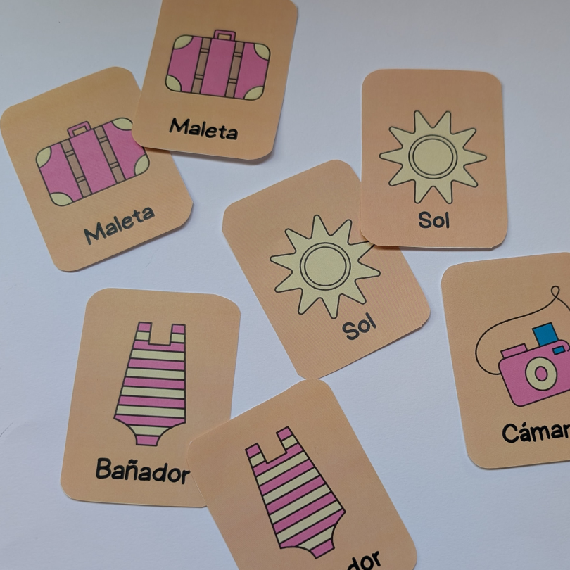 Juego tipo memory con imágenes del verano para reforzar vocabulario, atención y memoria visual en primaria. Ideal para actividades de cierre de curso